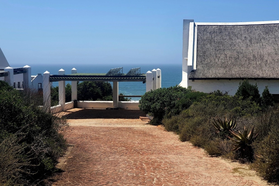 5 Bedroom Property for Sale in Boggomsbaai Western Cape